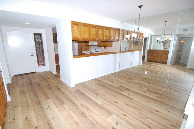 Building Photo - Resort-Style 2BD/2BA w/ Pool, Tennis Courts & 2 Parking Spaces