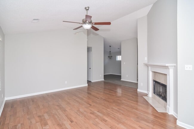 Building Photo - 4734 Waterfront Oak Dr