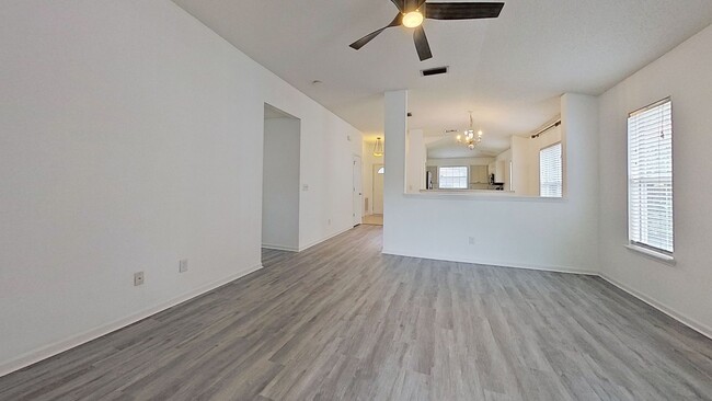 Building Photo - Beautiful 4 Bed 2 Bath Home in North Beach...