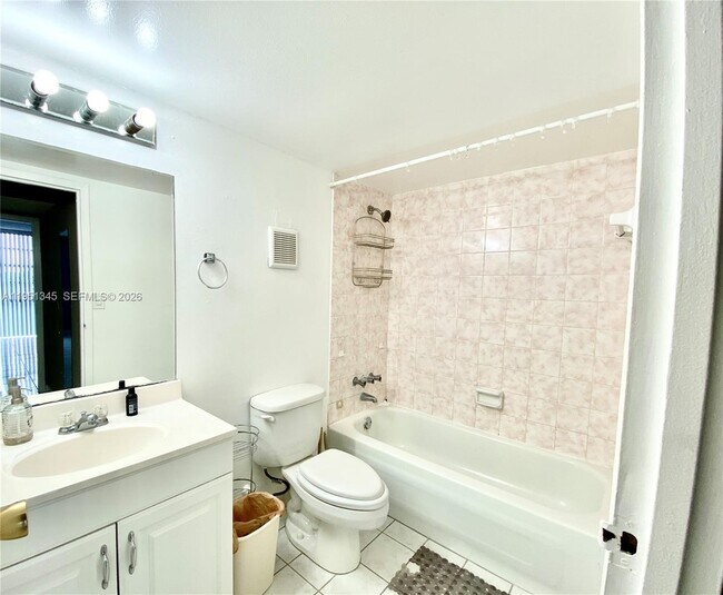 Building Photo - 16950 W Dixie Hwy