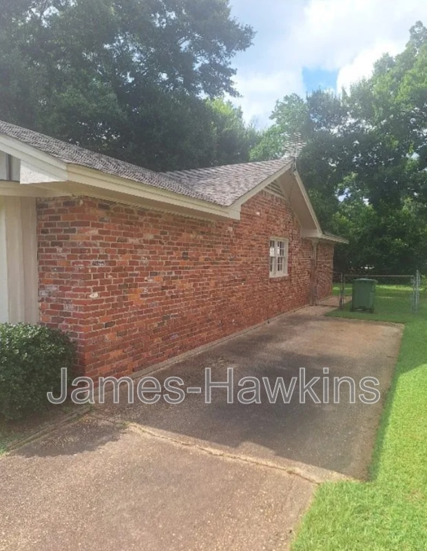 Building Photo - 5751 Oakwild Dr