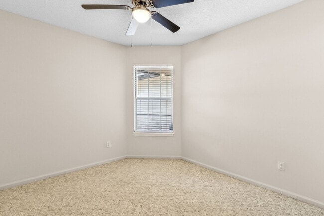 Building Photo - Charming 3BR/2BA Home on Amelia Island – C...