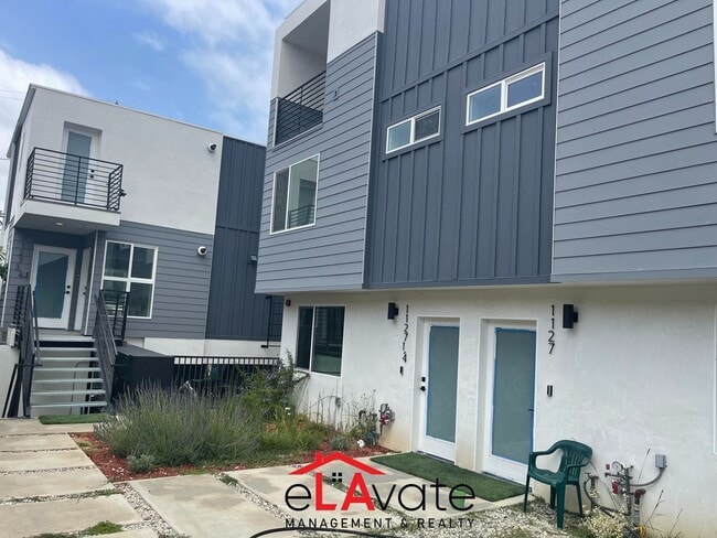 Building Photo - 1127 N Virgil Ave