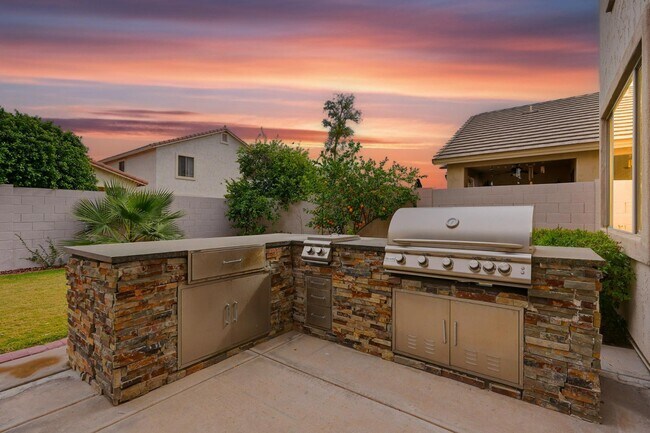 Building Photo - 6843 S 26th St