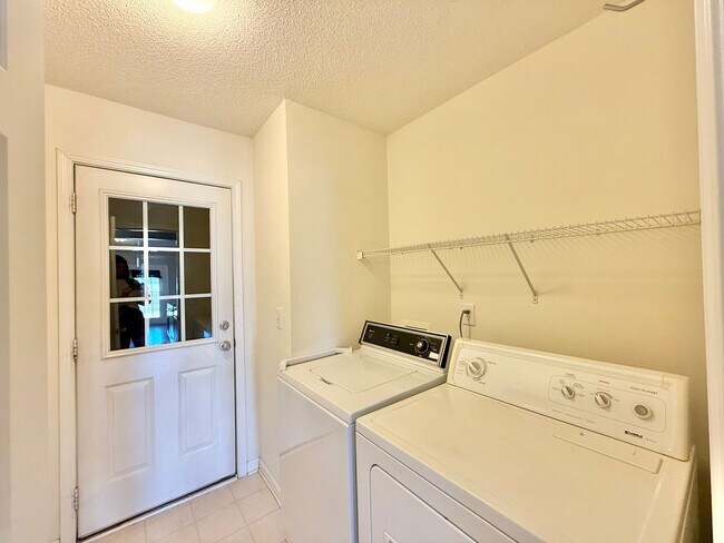 Building Photo - Charming 3BD, 2BA Fuquay-Varina Home with Fenced Backyard and Modern Upgrades