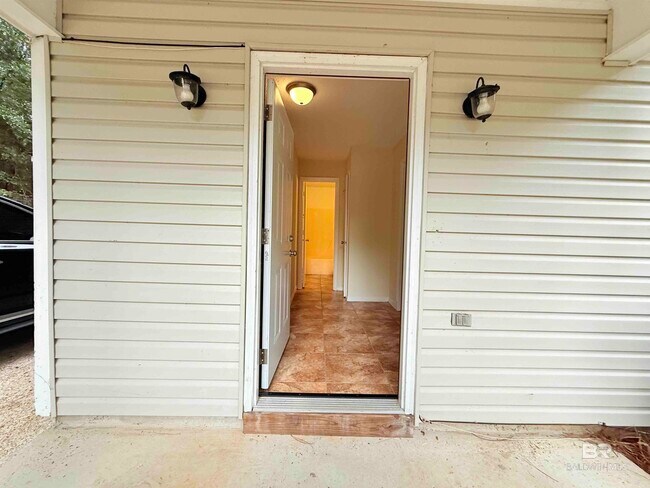 Building Photo - 233 Ridgewood Dr