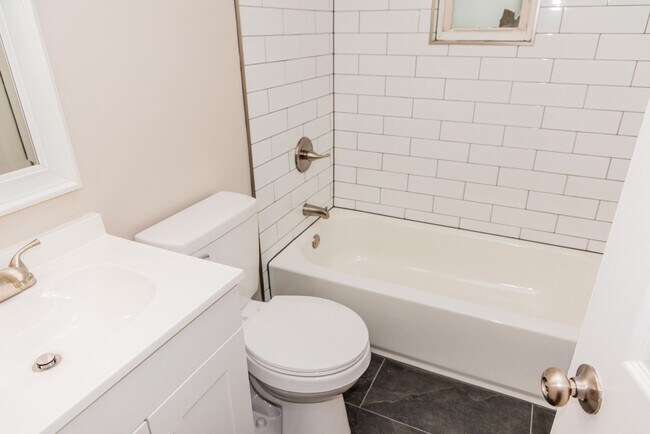 Building Photo - ONE MONTH FREE-Sign by 2/28/2026: Walk to Carytown & the Fan