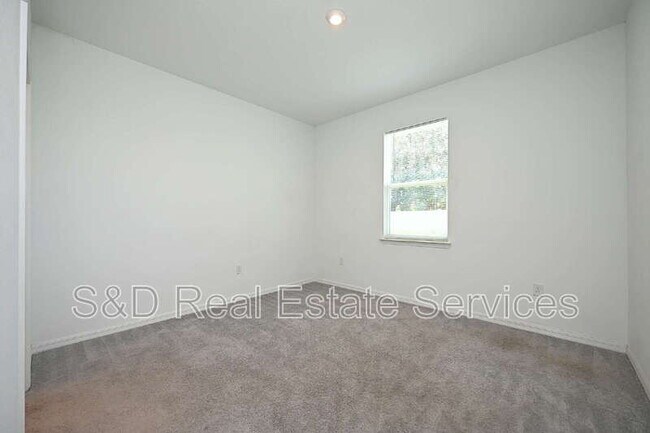Building Photo - 685 Crown Rose Dr