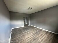 Building Photo - 127 N River St
