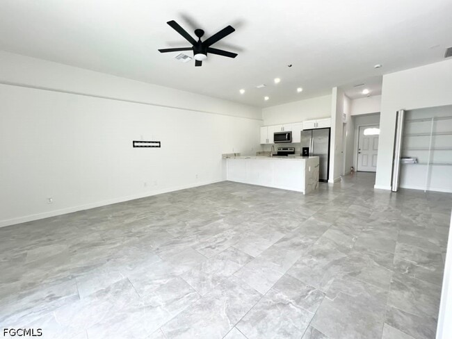 Building Photo - 4622 SW 7th Pl