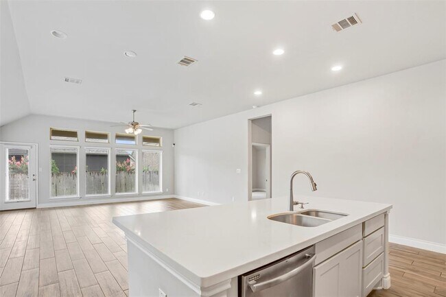 Building Photo - 204 Magdalene Way
