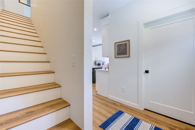 Building Photo - 11 E Obryant St