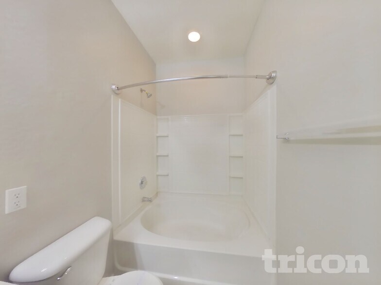 Building Photo - 7310 W St Charles Ave