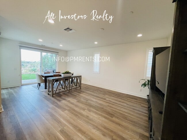 Building Photo - 1234 Via Candelas