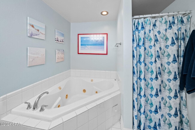 Building Photo - 412 Lantana St