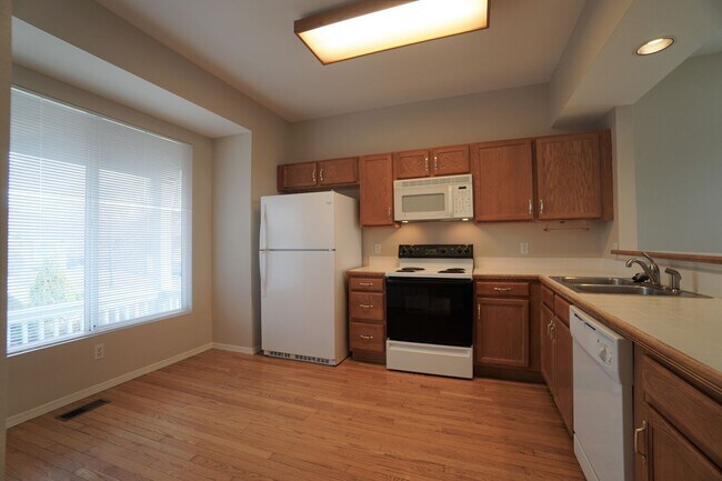 Building Photo - 3430 MacGregor Dr