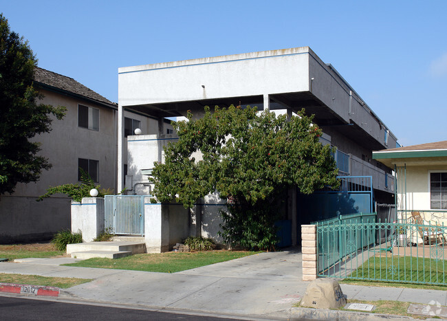 Building Photo - 12617 Eucalyptus Ave.