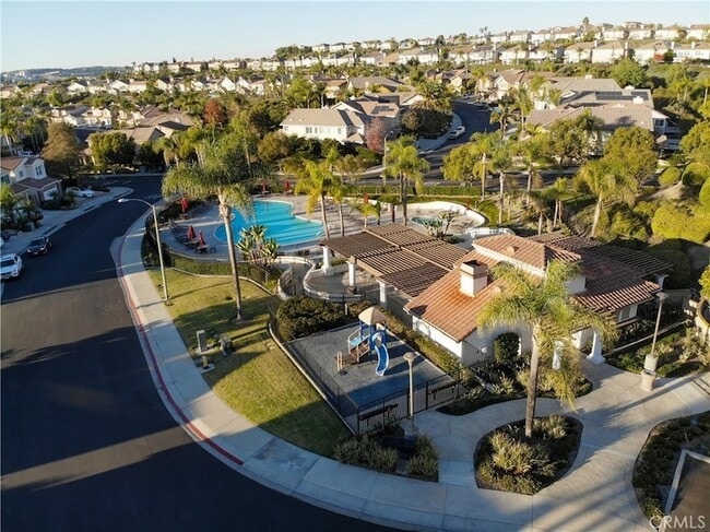 Building Photo - 27901 Glenfield Cir