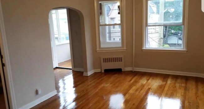 Building Photo - 48 Hazelwood Ave
