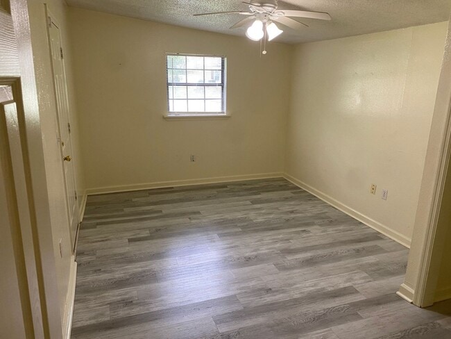 Building Photo - 1509 Mayhew St