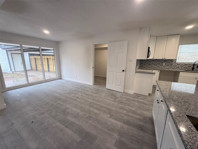 Building Photo - 1111 Caspian Ln