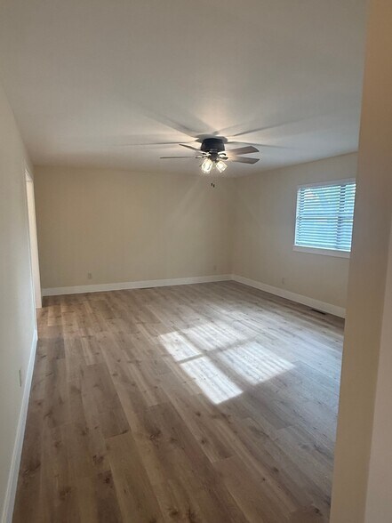 Building Photo - 2405 Farmstead St