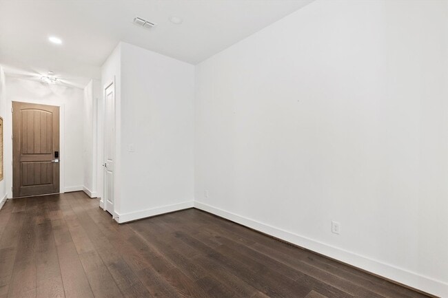 Building Photo - 15875 Spectrum Dr