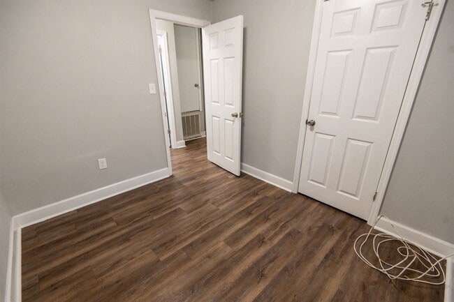 Building Photo - 3196 N Ridge Rd