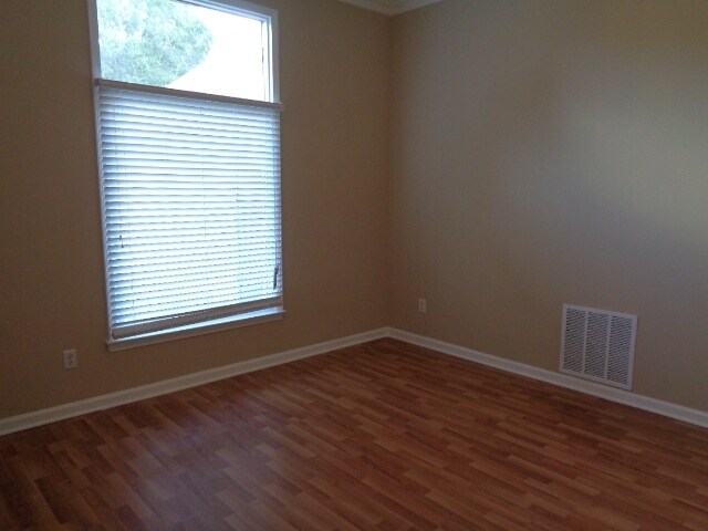 Building Photo - 5181 Marlboro Ct