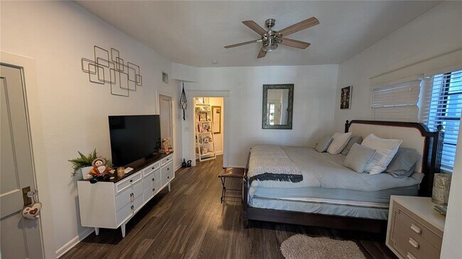 Building Photo - 1020 S Rome Ave