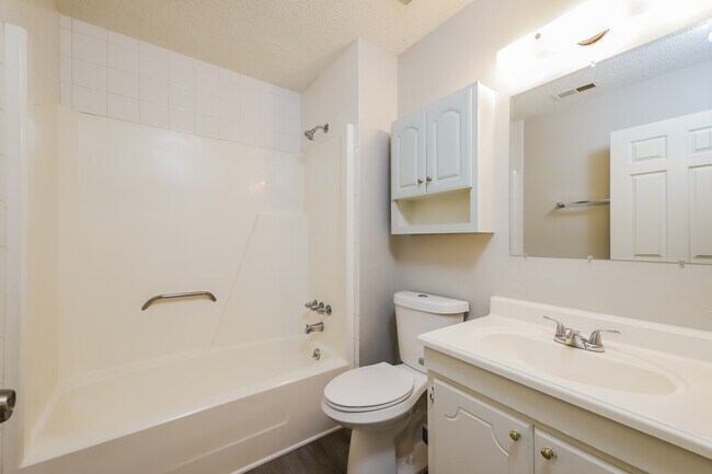 Building Photo - 4316 Cornell Ave