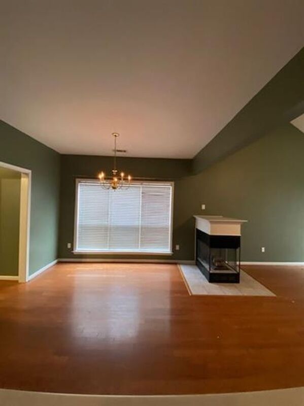 Building Photo - 1015 River Isle Cove