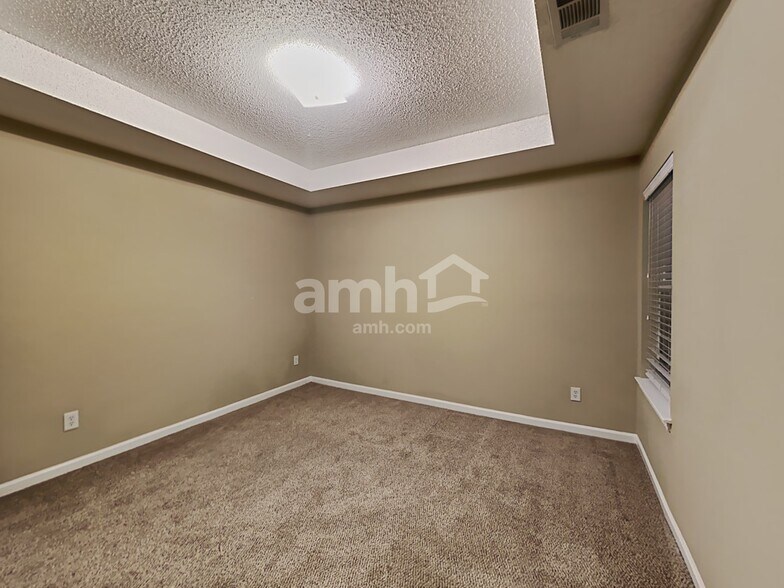 Building Photo - 369 Hidden Creek Ln