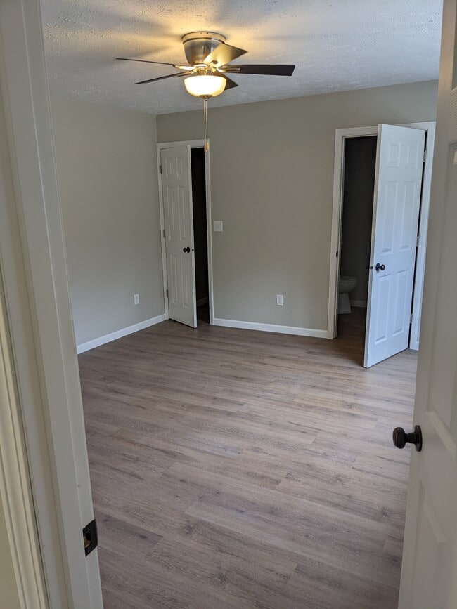 Building Photo - 1321 Wright Cir