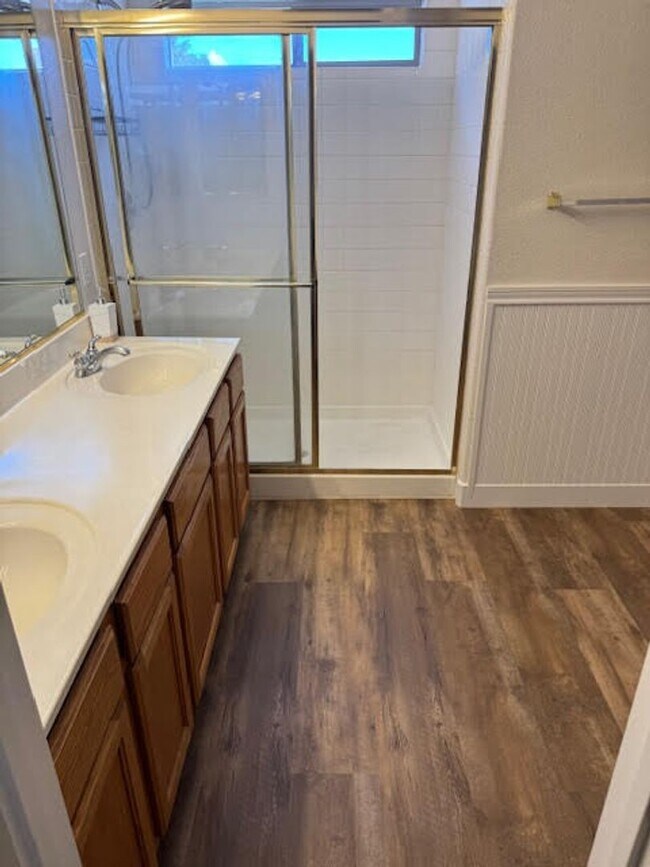 Building Photo - Nice Single Story Home in the Summerlin Area
