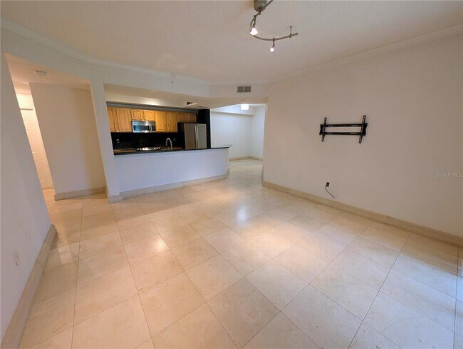 Building Photo - 5001 Baraldi Cir