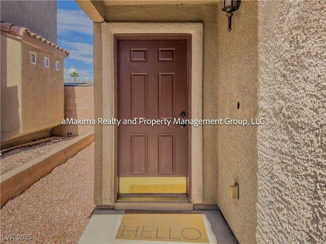 Building Photo - 3824 Hollycroft Dr