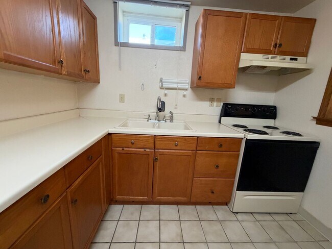 Building Photo - 1208 S Florence Pl