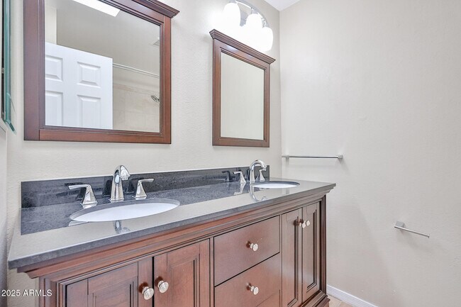 Building Photo - 7539 W Sequoia Dr