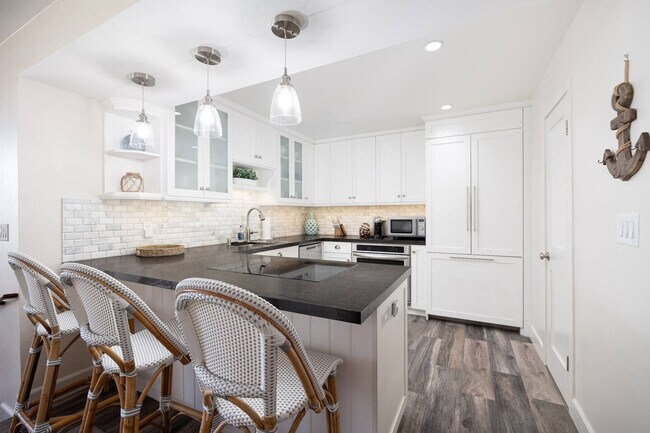 Building Photo - 376 San Antonio Ave