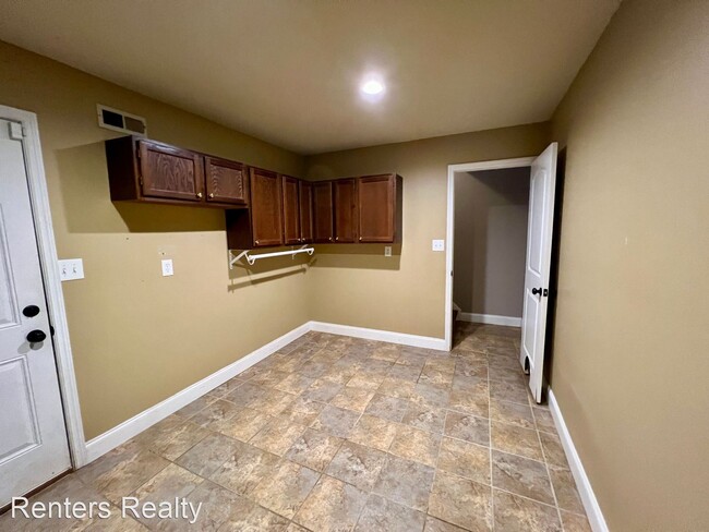 Building Photo - 3 br, 2 bath House - 3639 N Crestview Dr NW