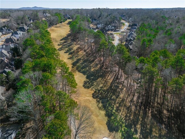 Building Photo - 5041 Towne Lake Hill N