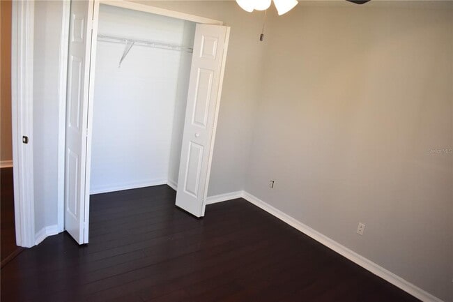 Building Photo - 2132 Brandon Park Cir