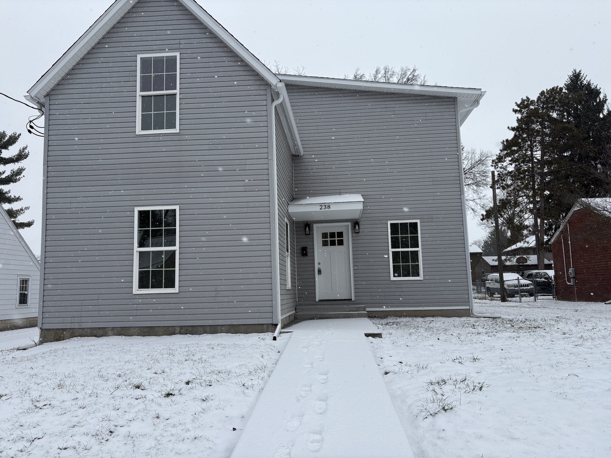 Building Photo - 238 Walker St