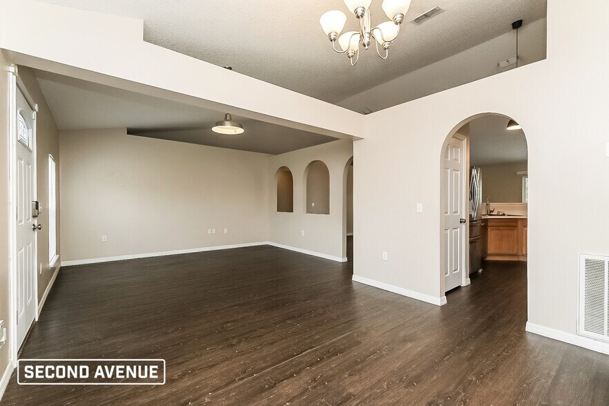 Building Photo - 3241 Bluestone Ave