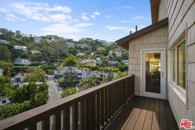 Building Photo - 8810 Hollywood Blvd