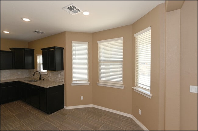 Building Photo - 4628 Marisabel Azcarate St