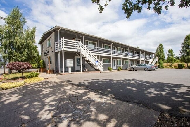 Building Photo - 2bed/1bath Available NOW! SPRING SPECIAL 1...