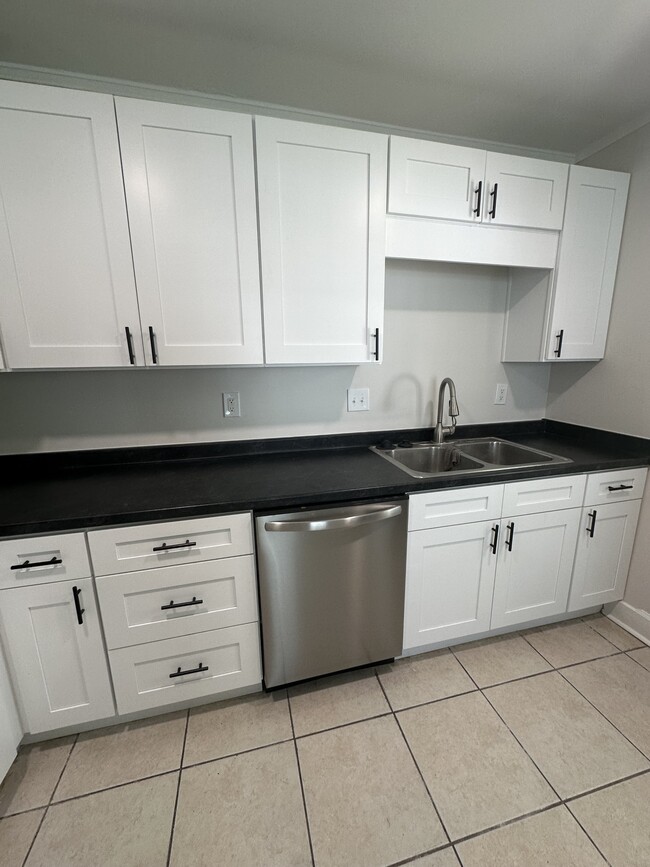 Building Photo - 311 E 57th St