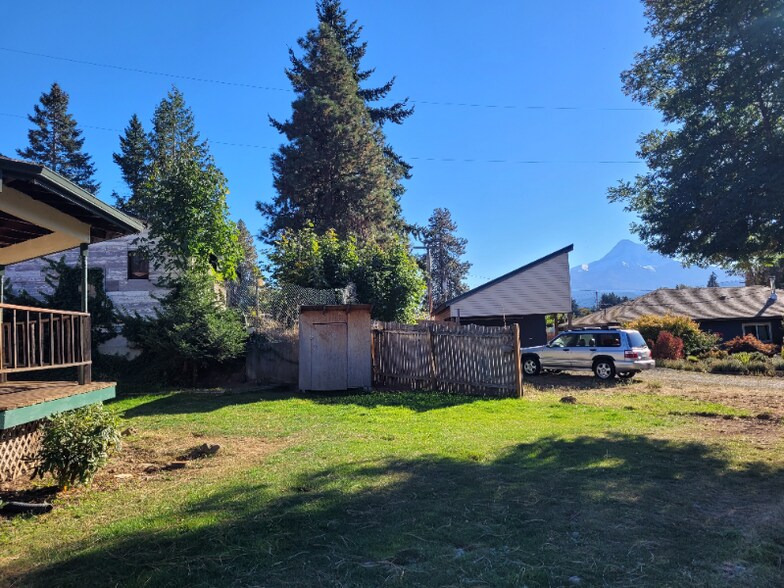 Building Photo - 6565 Cooper Spur Rd